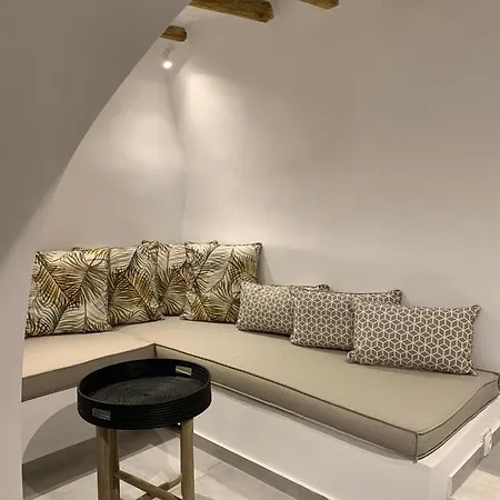 Serenity Living Platia, Tinos בית נופש Platiá
