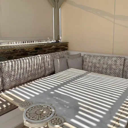 Serenity Living Platia, Tinos בית נופש Platiá