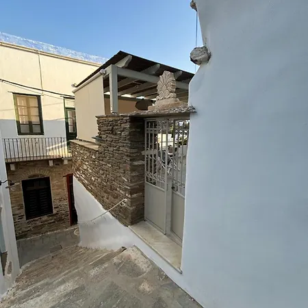 בית נופש Serenity Living Platia, Tinos Platiá