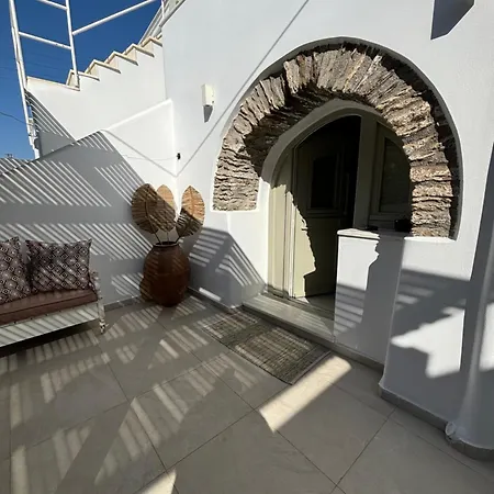 Serenity Living Platia, Tinos בית נופש