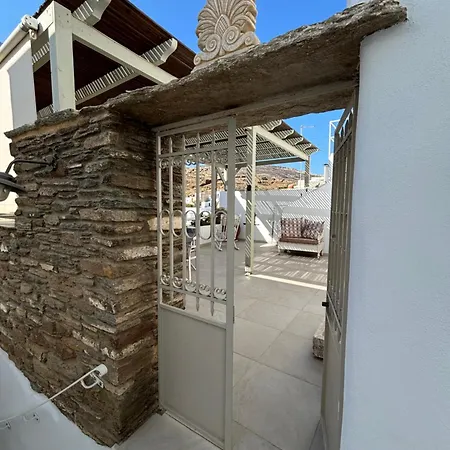 Serenity Living Platia, Tinos Platiá